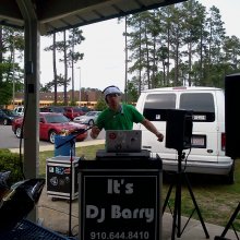 DJ Barry Logo