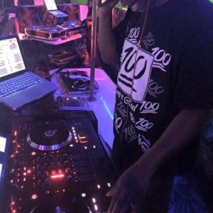 DJ Wani Wizzle Photo