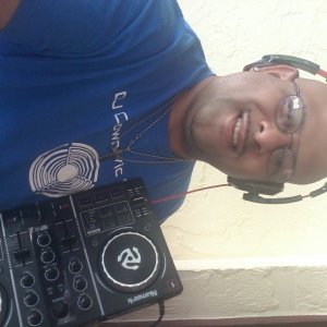 djvicstylezz aka dj cvs Photo