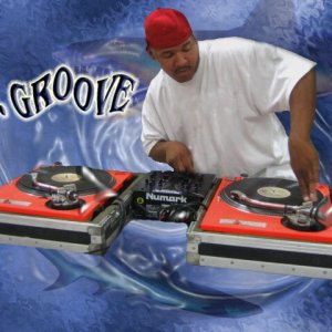 DJ Groove Logo