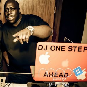 DJ ONE STEP AHEAD Photo